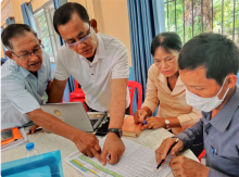 Local stakeholders at workshop in Cmabodia